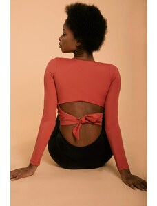 Osirisea Long Sleeve Sports Crop Top With Open Back - Red