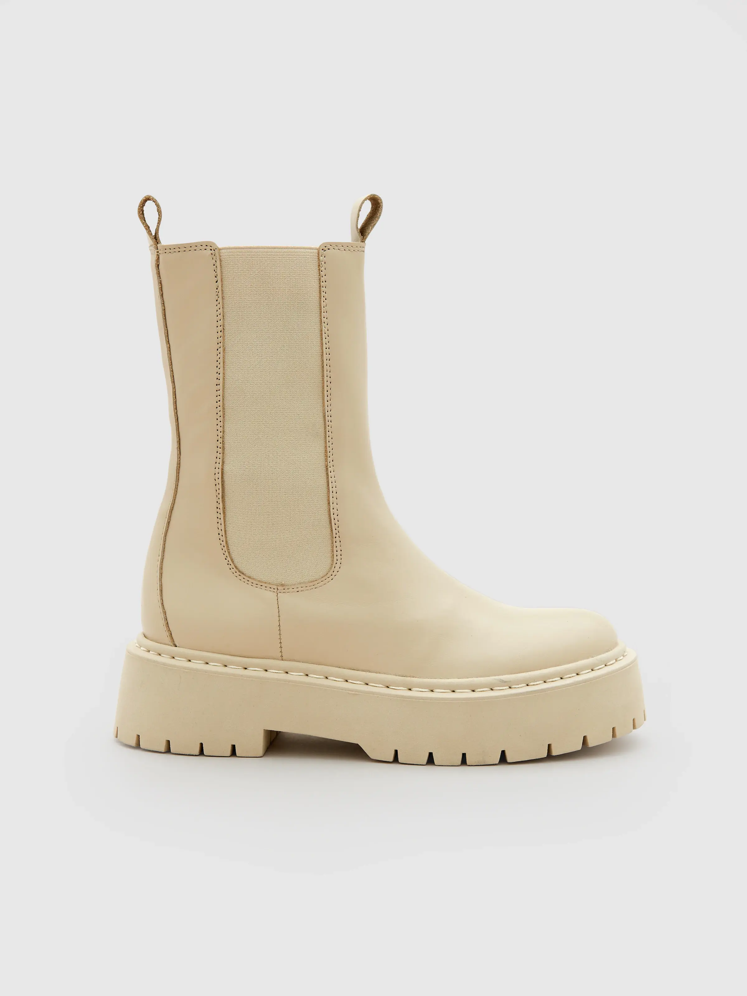 EDITED Puszābaki 'Gudrun' bēšs