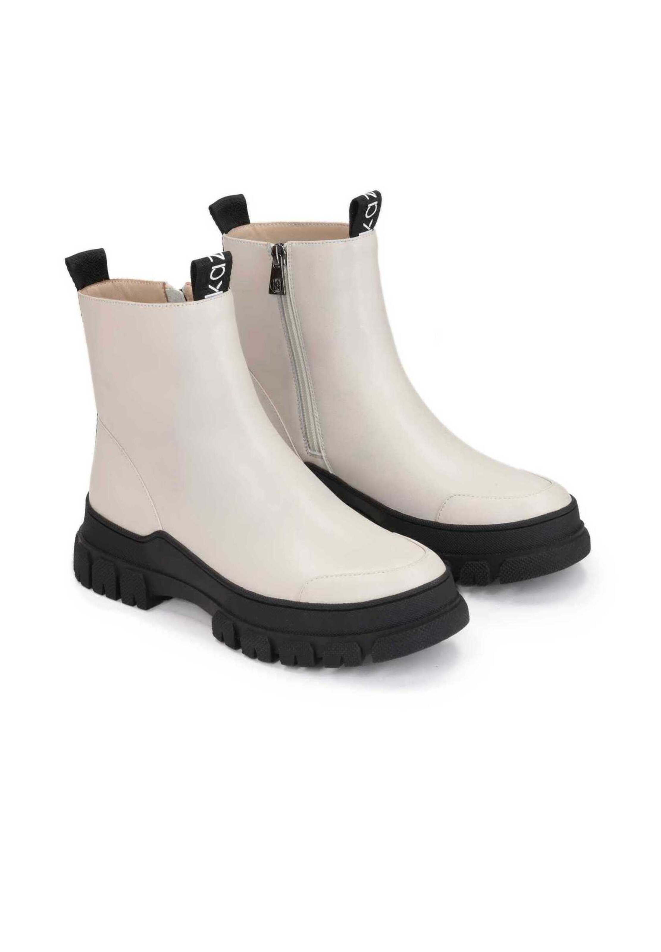 Kazar Puszābaki melns / gandrīz balts