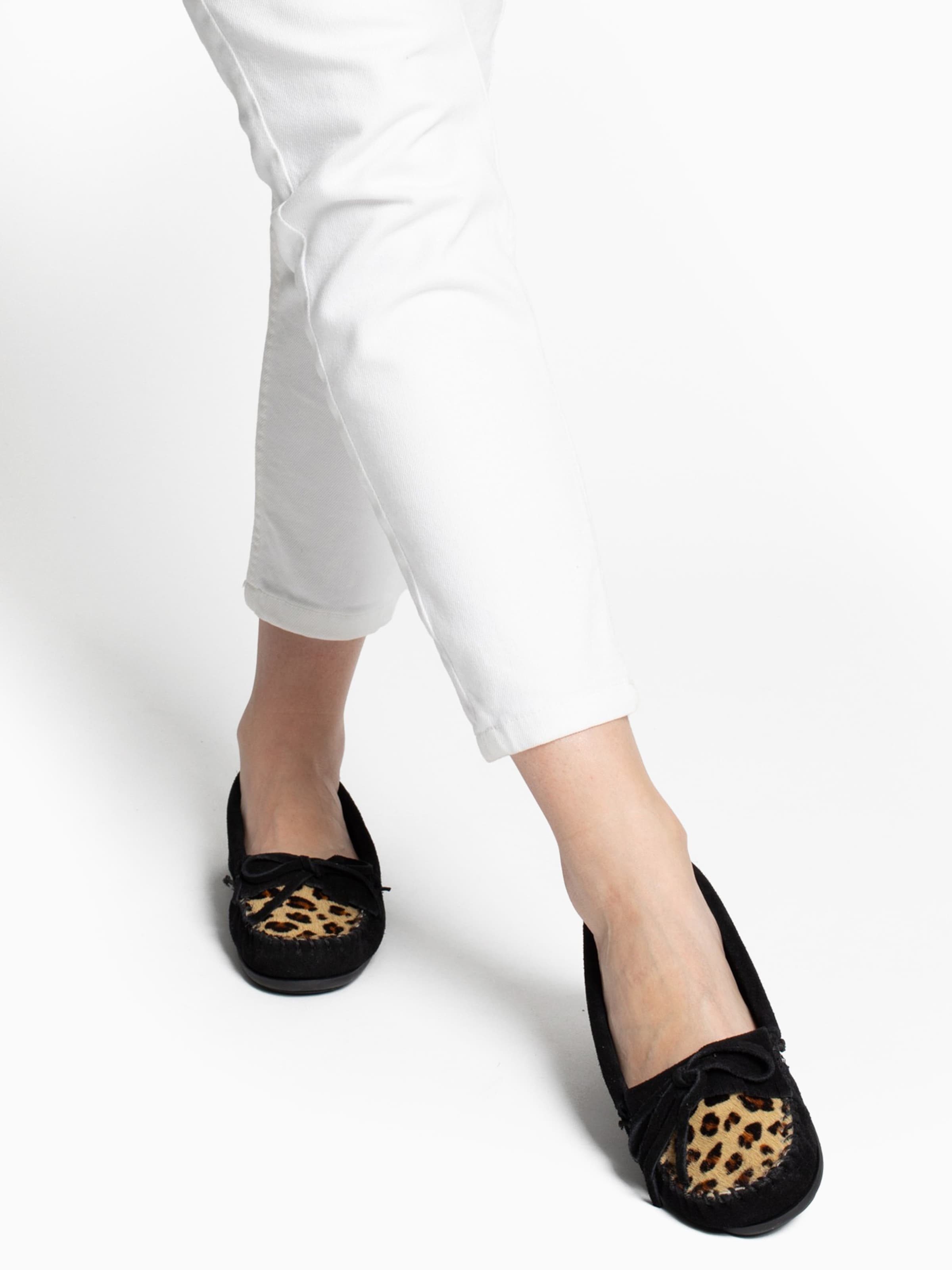 Minnetonka Mokasīni 'Kilty Plus' bēšs / brūns / melns