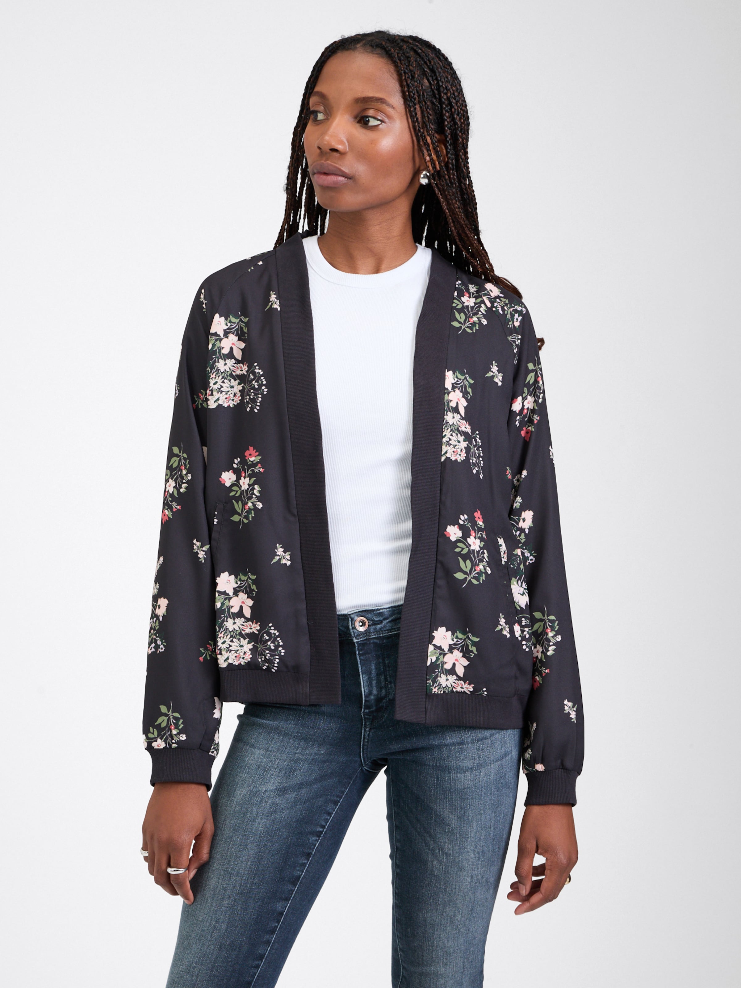 ABOUT YOU Starpsezonu jaka 'Maja' jauktu krāsu / melns