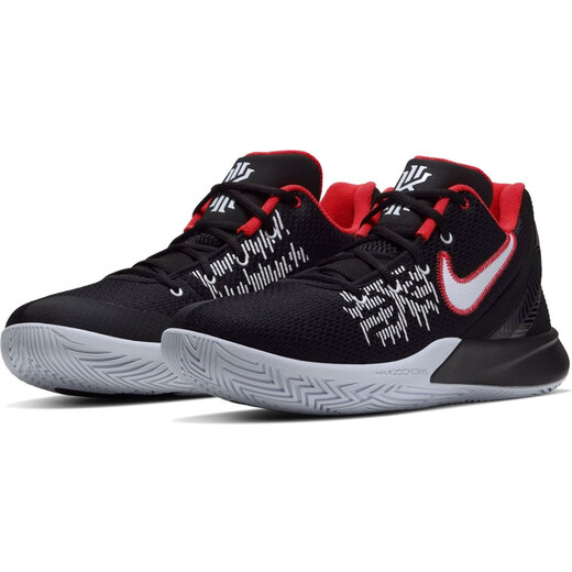 kyrie flytrap basketball shoe