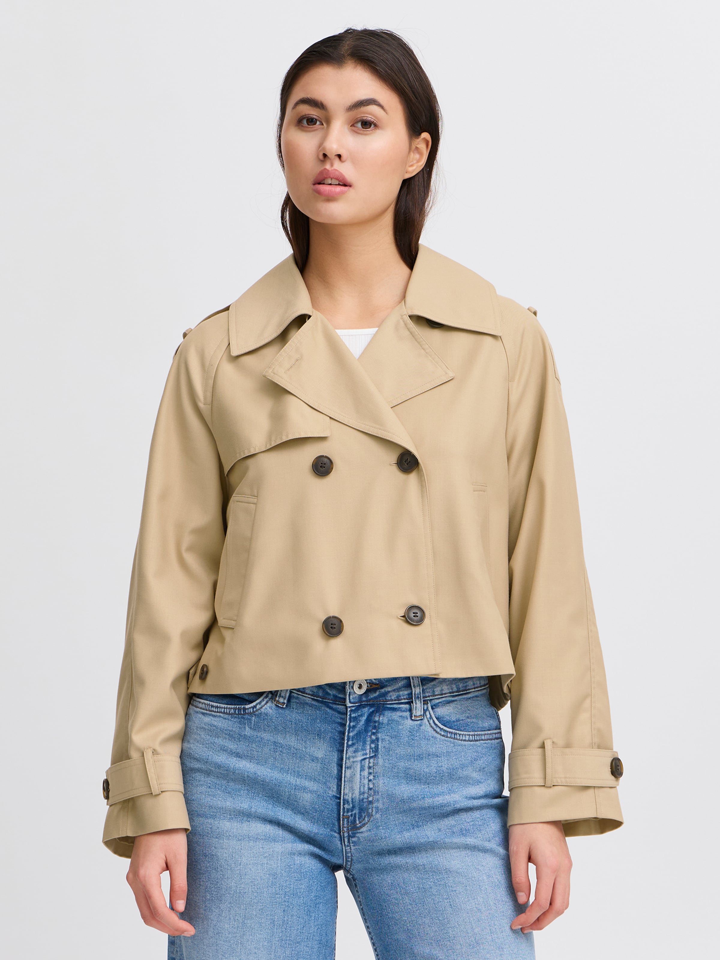 ICHI Starpsezonu jaka 'IHEPARZA' bēšs