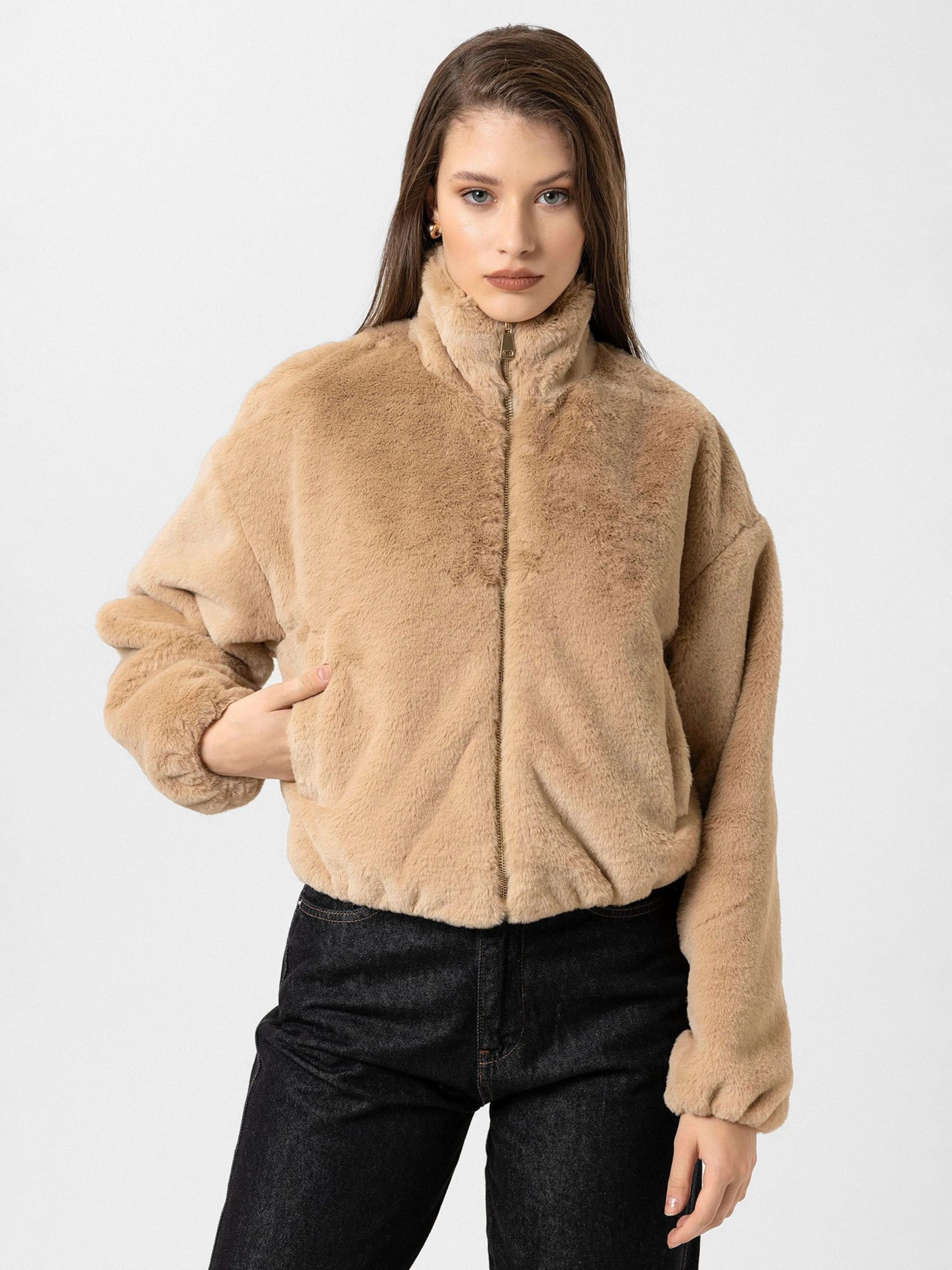 Antioch Starpsezonu jaka bēšs