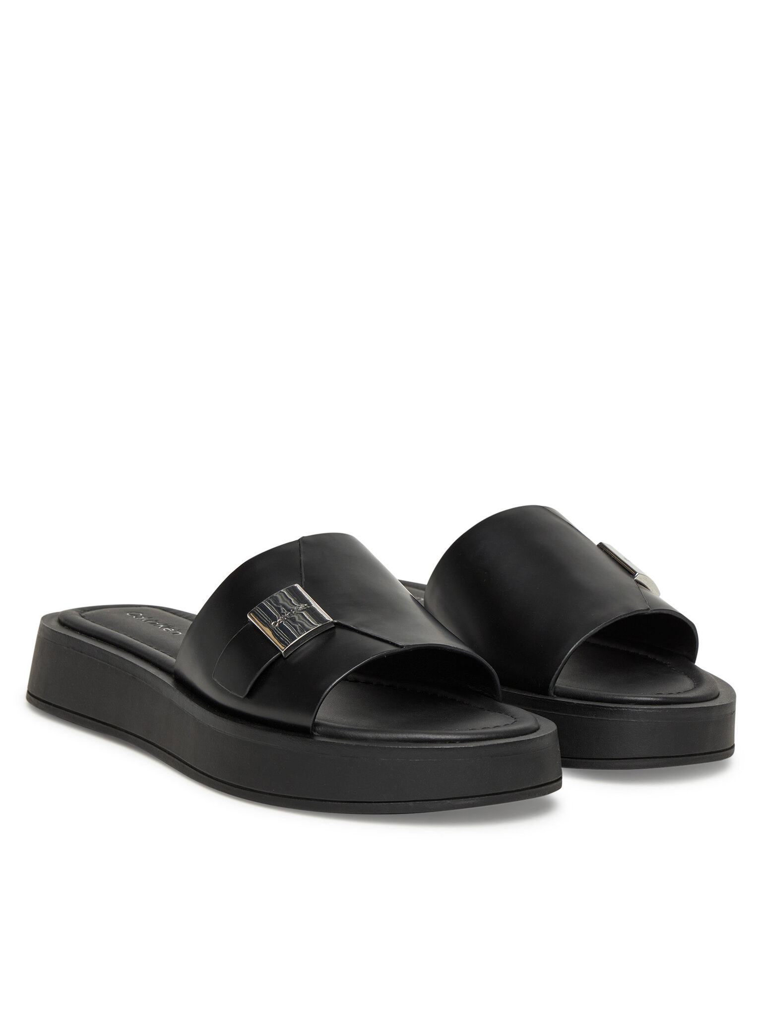 Iešļūcenes Calvin Klein