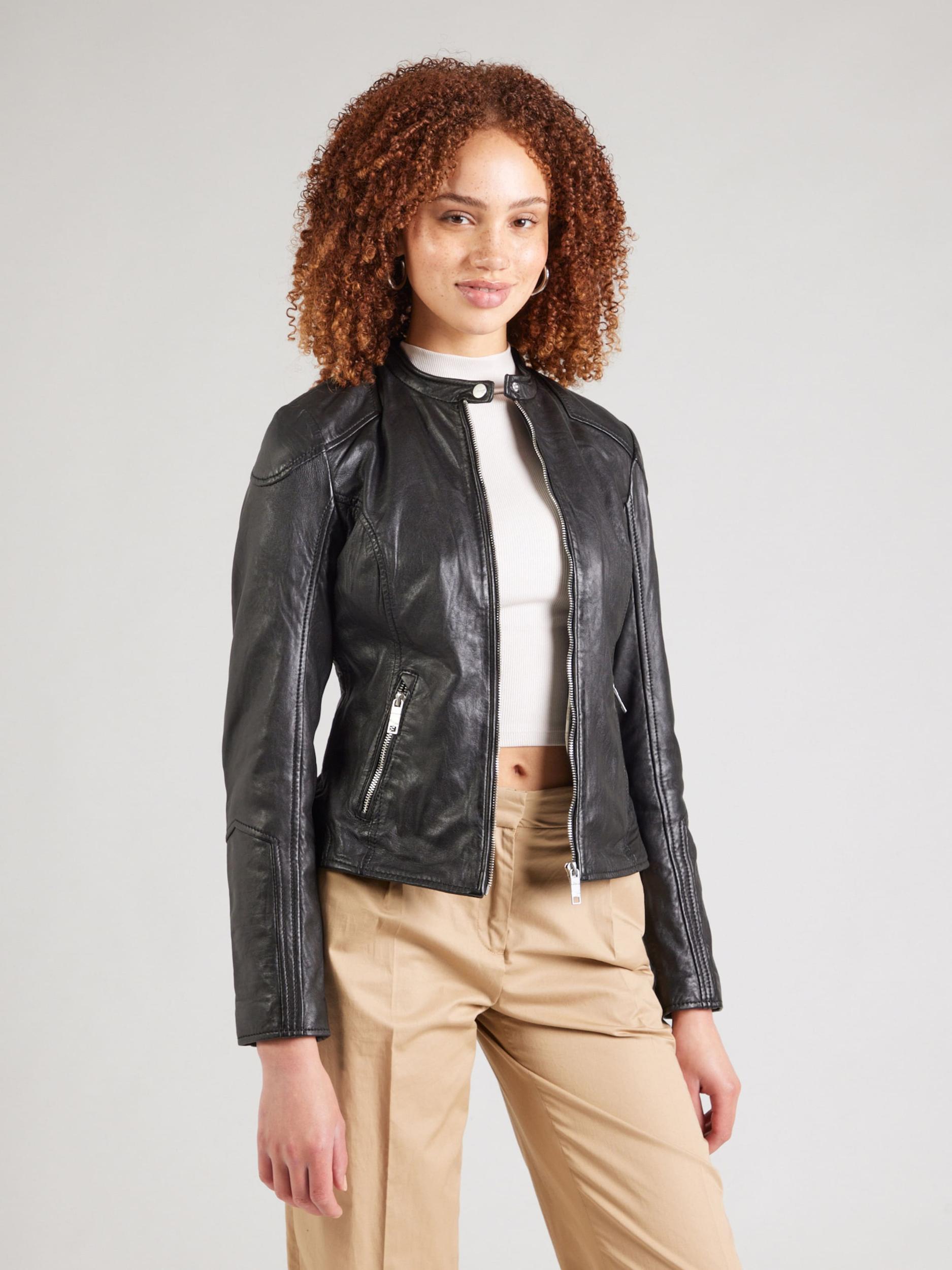 Maze Starpsezonu jaka melns