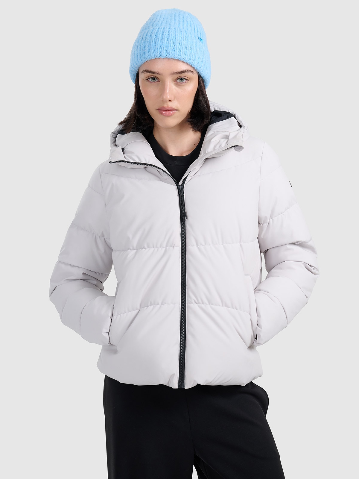 4F Sieviešu dūnu virsjaka ar sintētisku pildījumu - pelēka