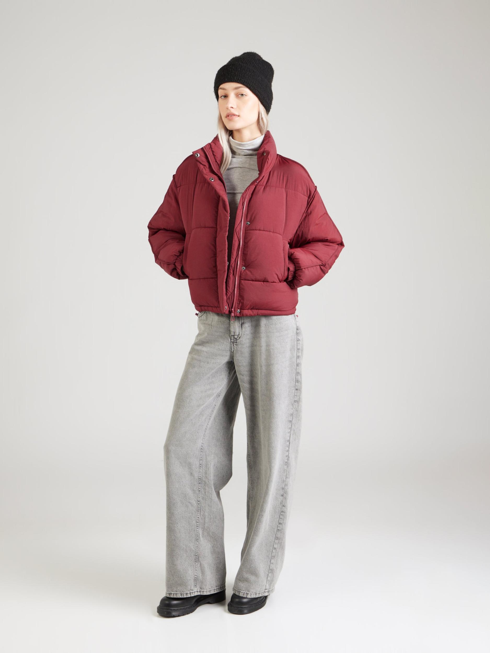 ONLY Starpsezonu jaka vīnsarkans