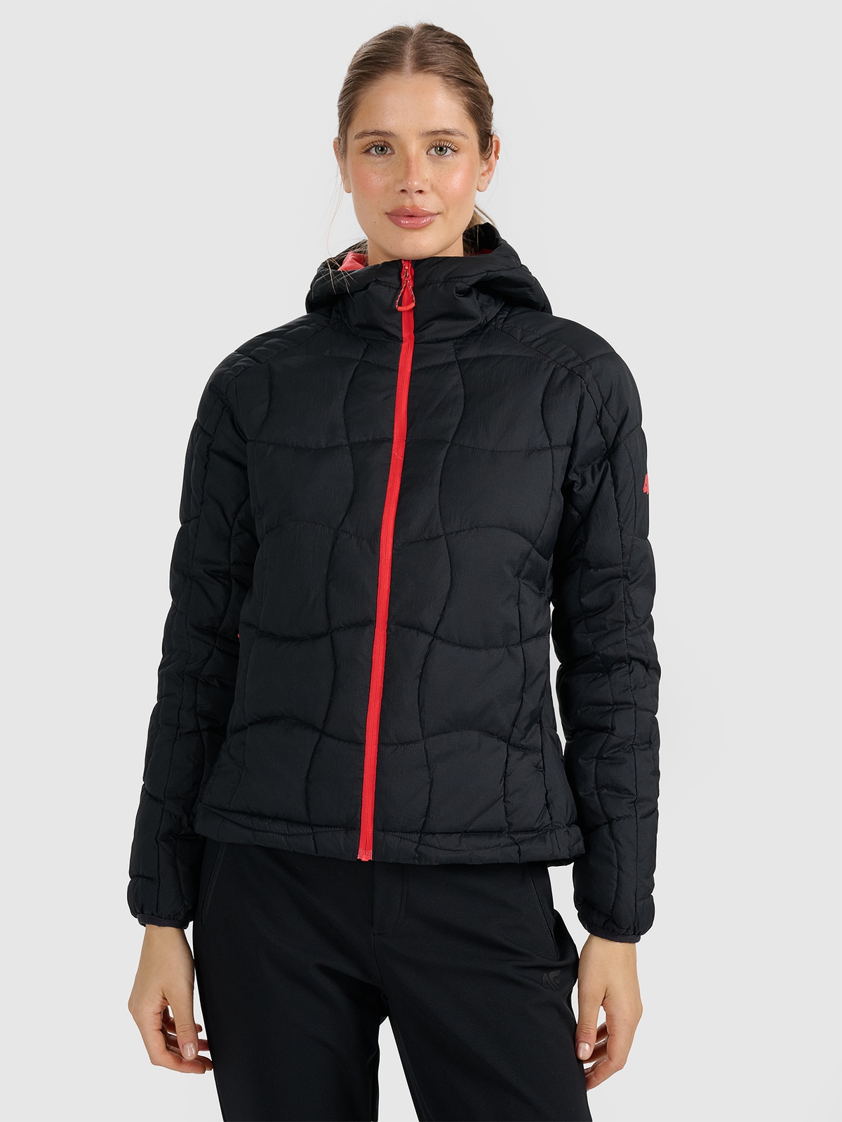 4F Sieviešu dūnu virsjaka ar Primaloft Silver pildījumu - melna