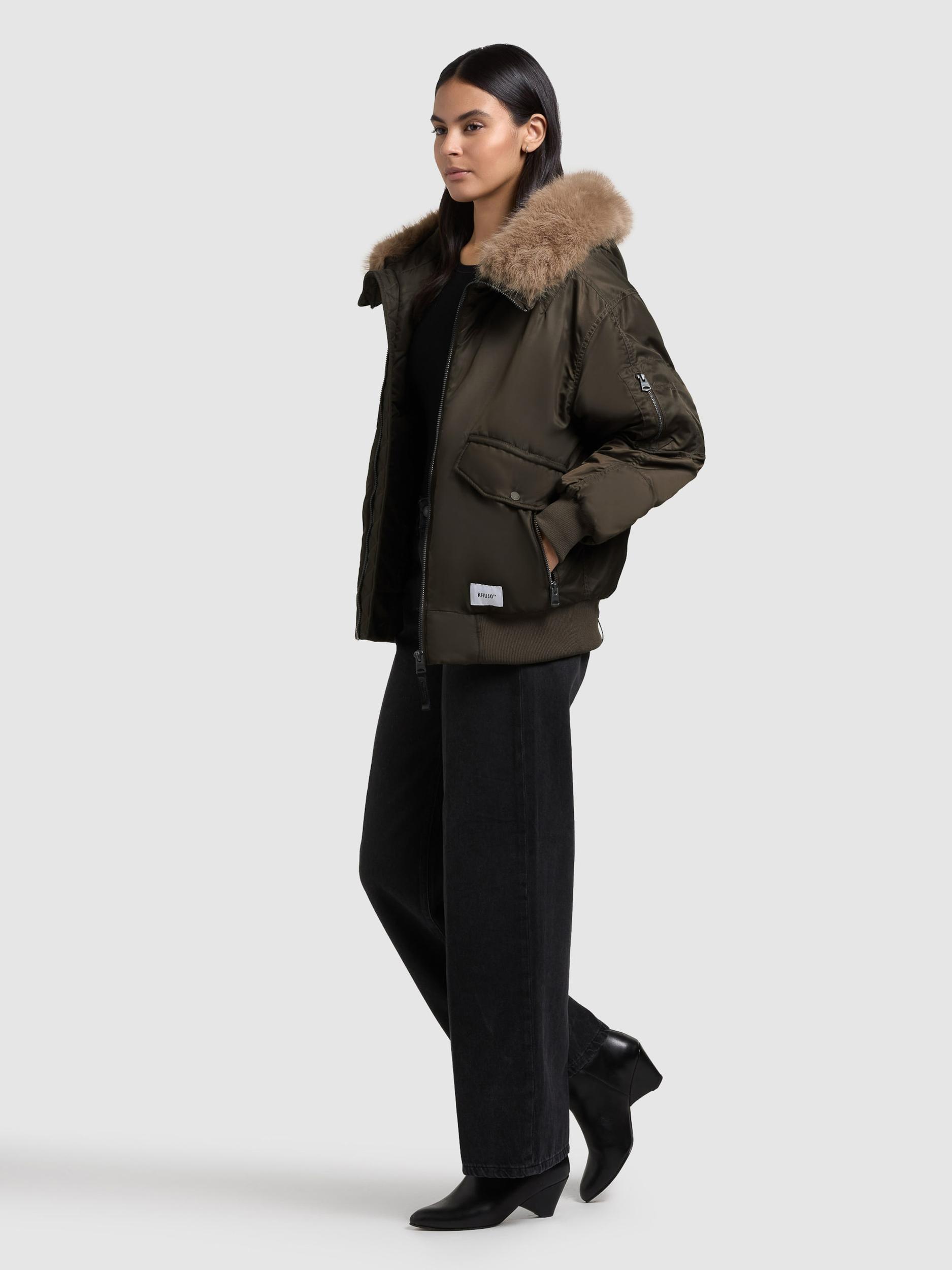 khujo Ziemas jaka 'Cela' tumši zaļš