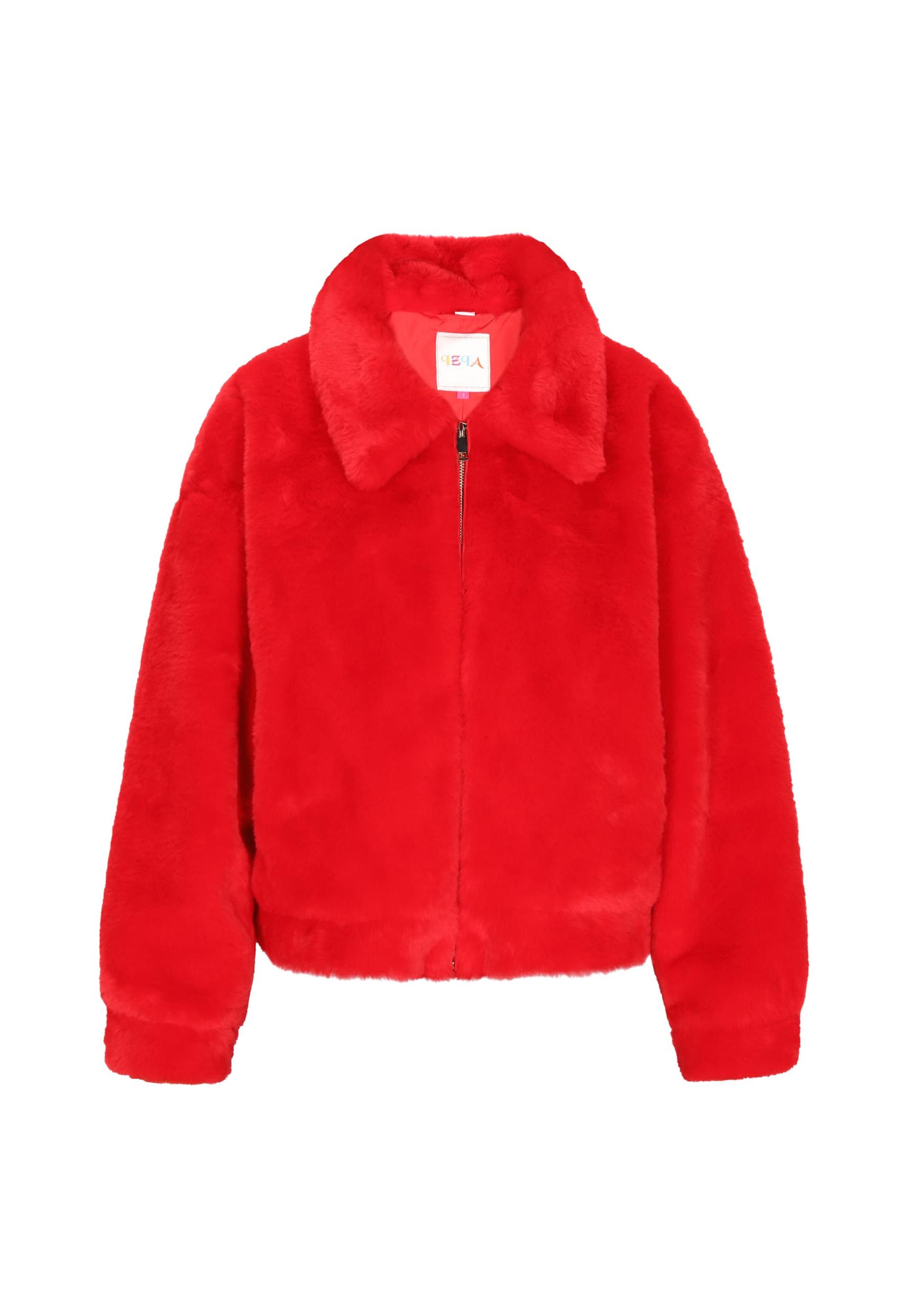 IZIA Starpsezonu jaka sarkans