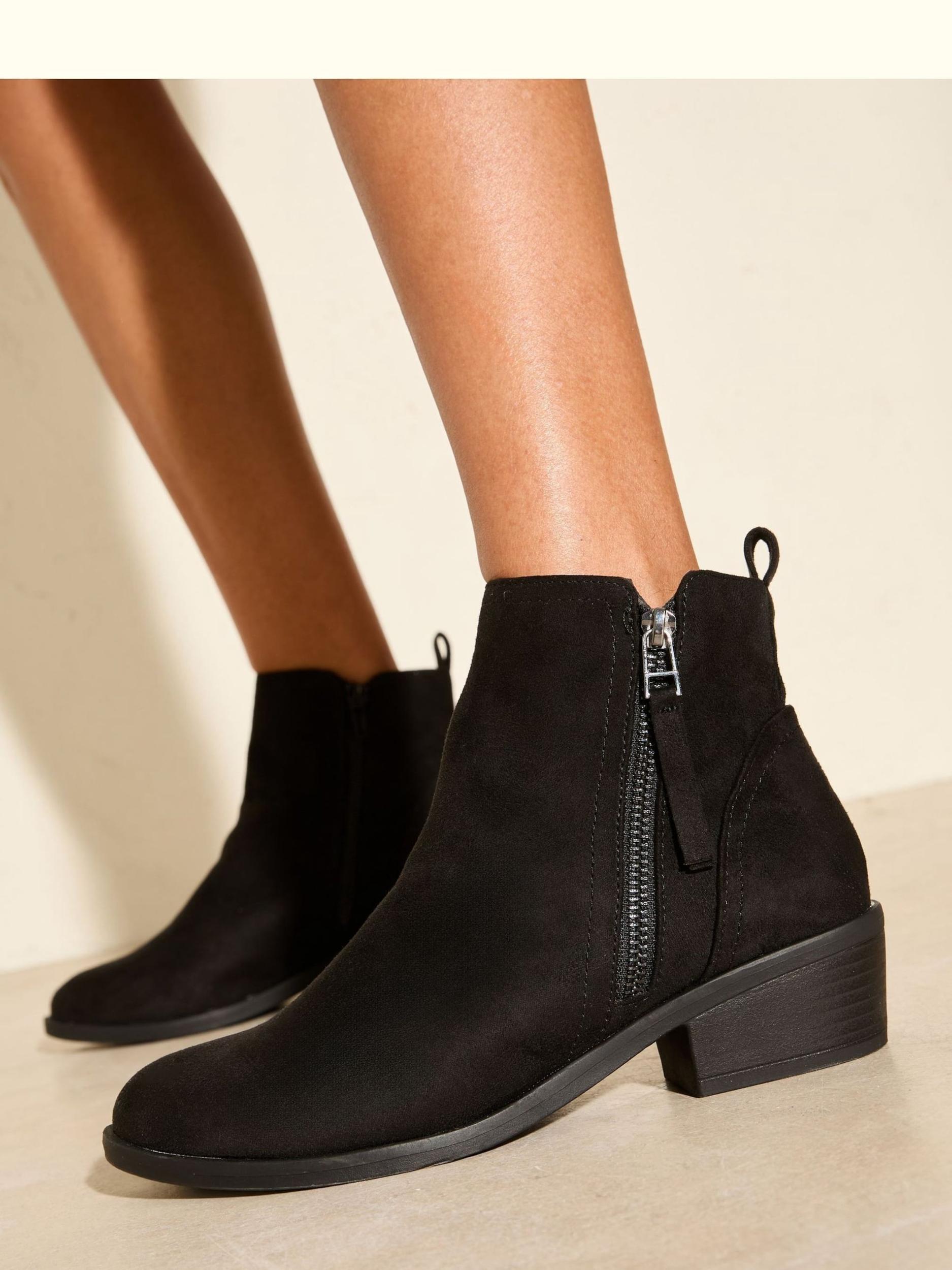 Friends Like These Puszābaki melns