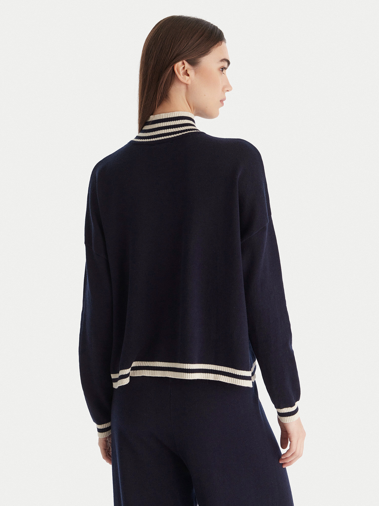 Krekls ar augstu apkakli Gaudi