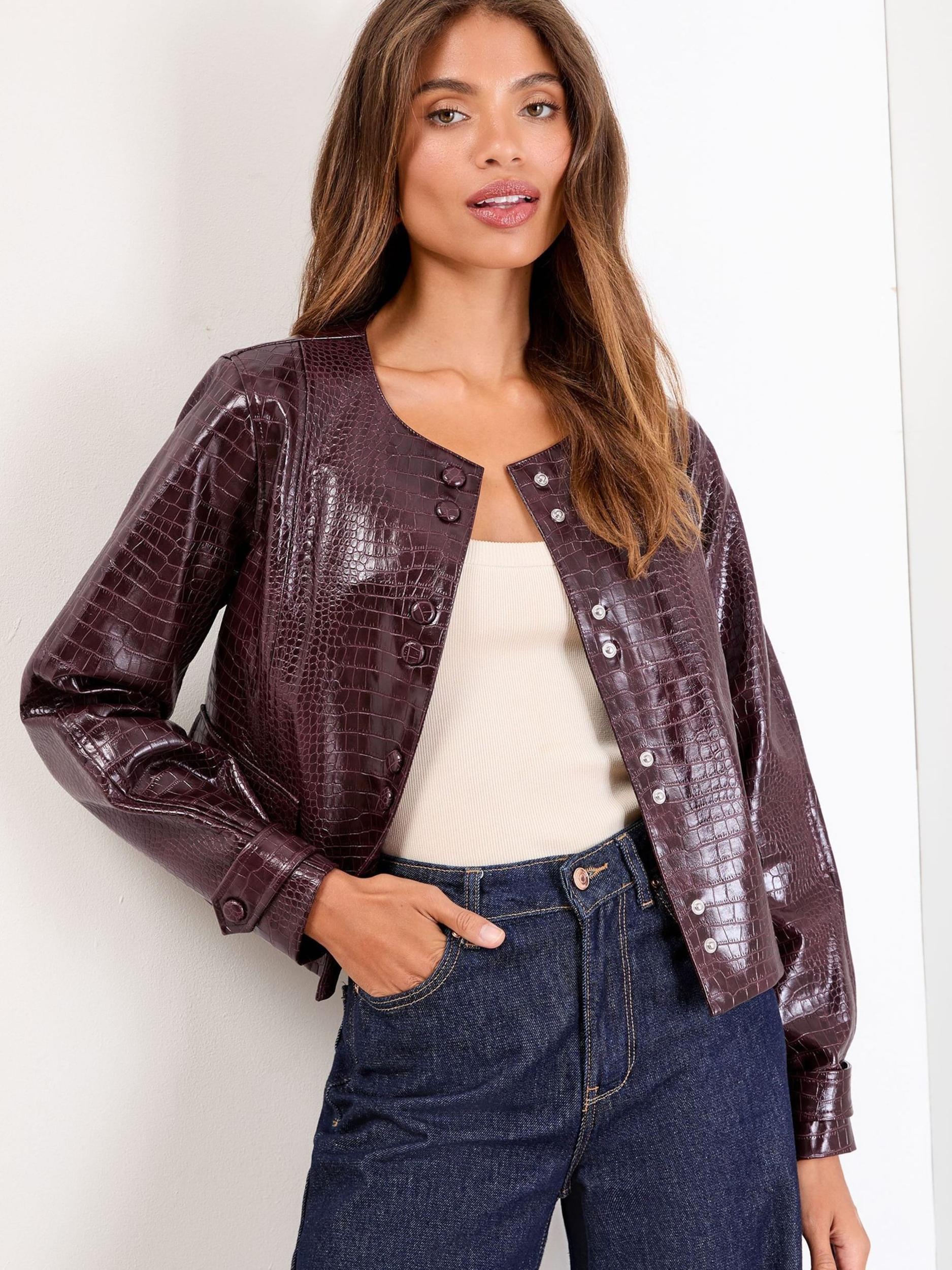 Lipsy Starpsezonu jaka tumši sarkans