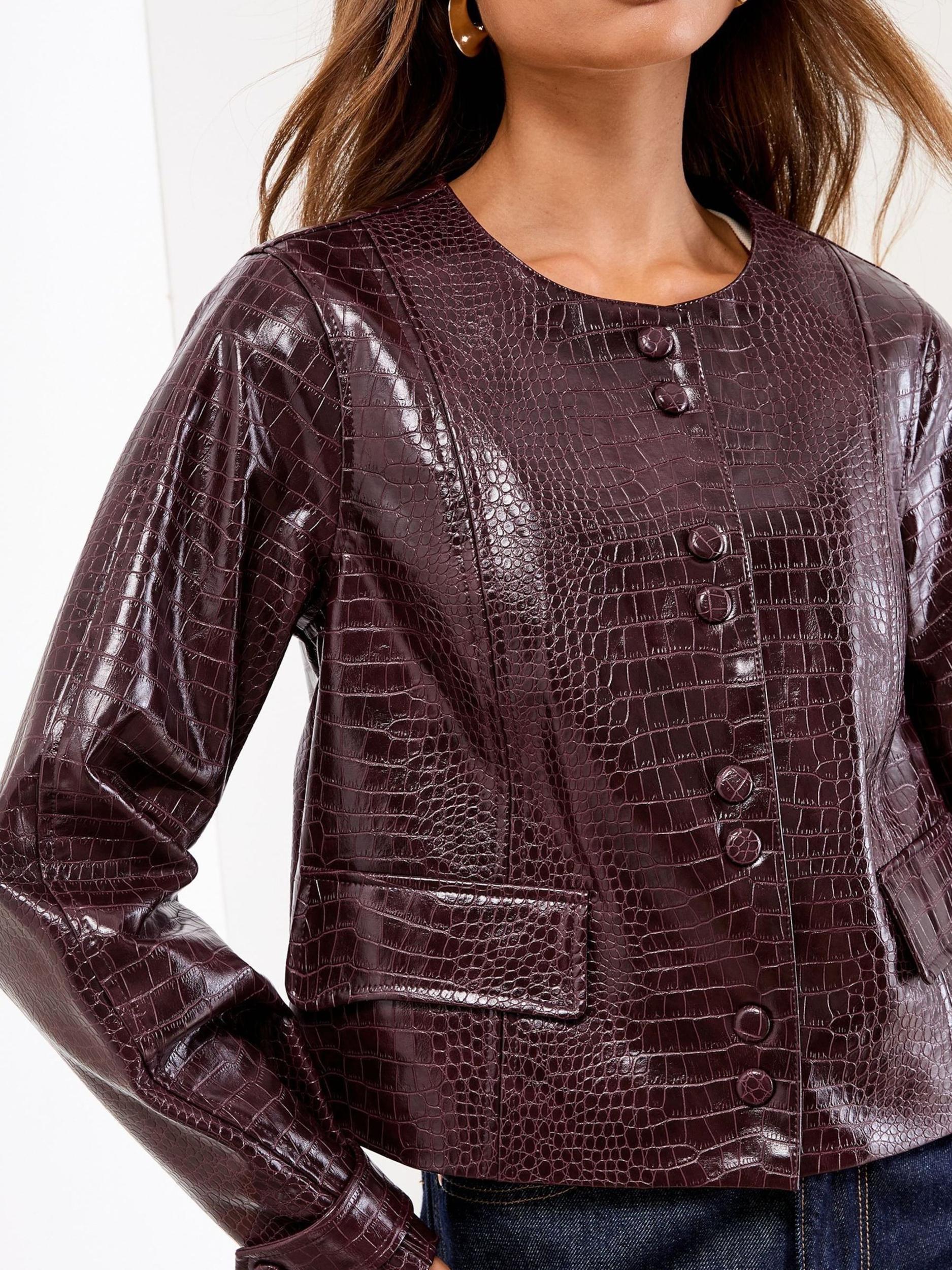 Lipsy Starpsezonu jaka tumši sarkans