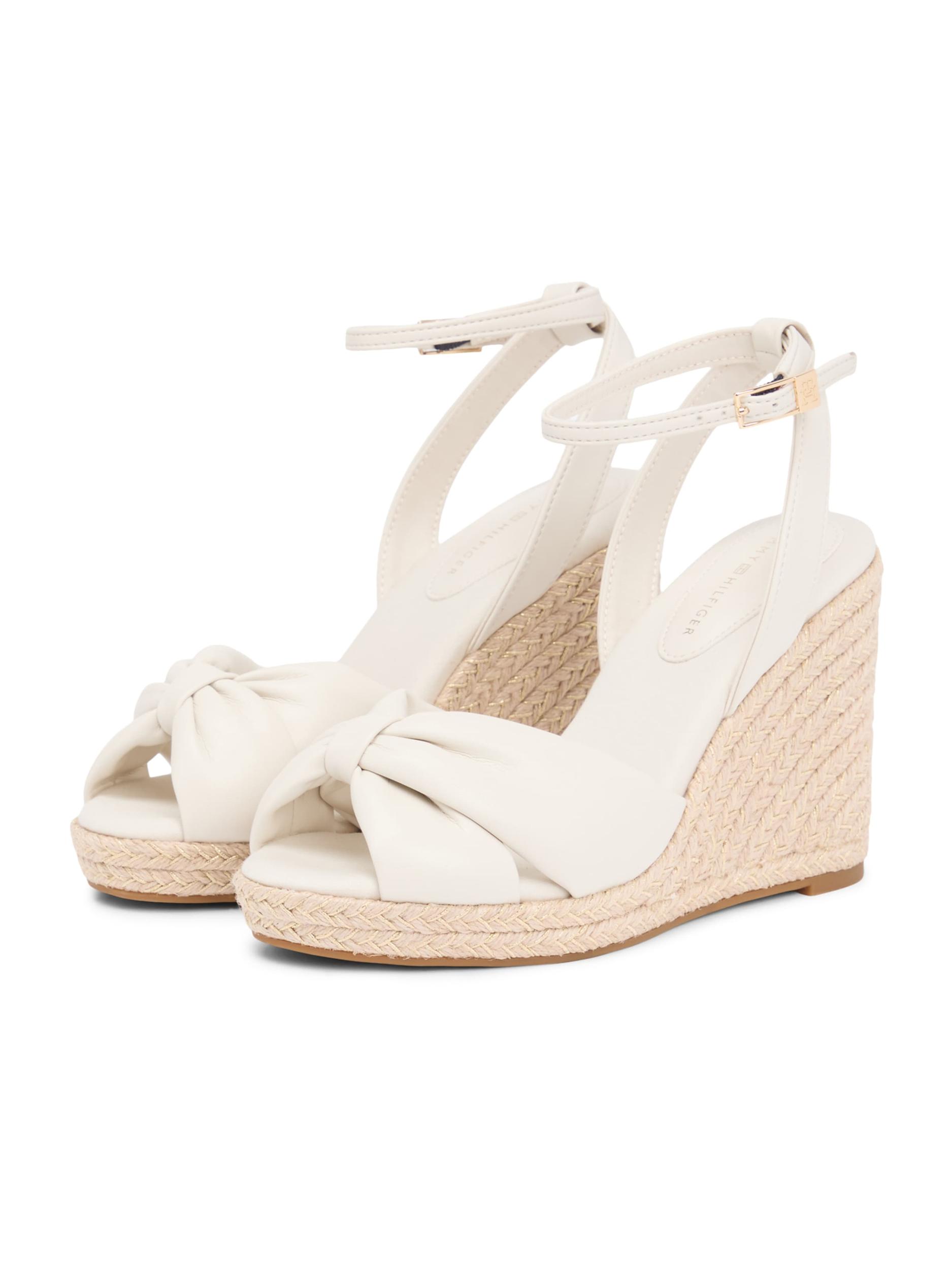 TOMMY HILFIGER Siksniņsandales smilškrāsas