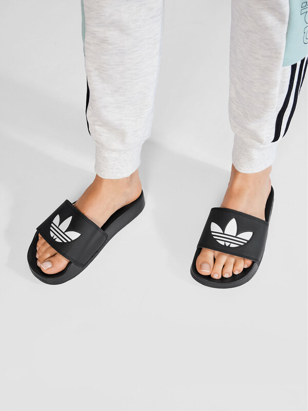 Iešļūcenes adidas