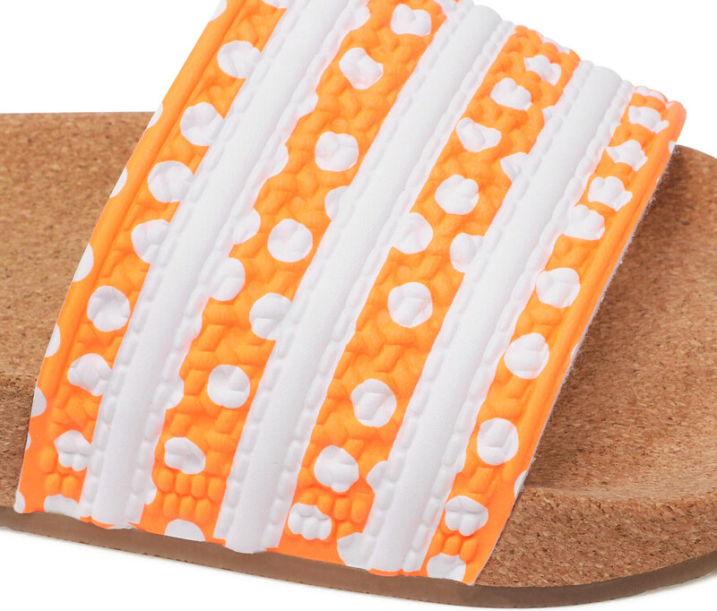 Iešļūcenes adidas