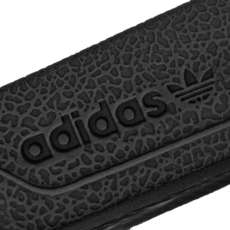 Iešļūcenes adidas