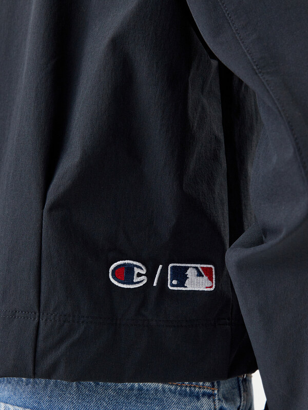 Pārejas jaka Champion