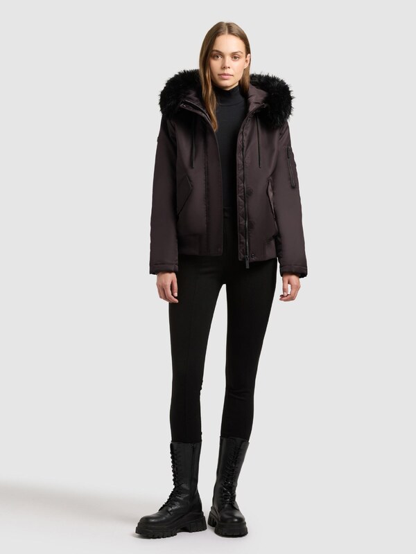 khujo Ziemas jaka 'Tyla' tumši lillā