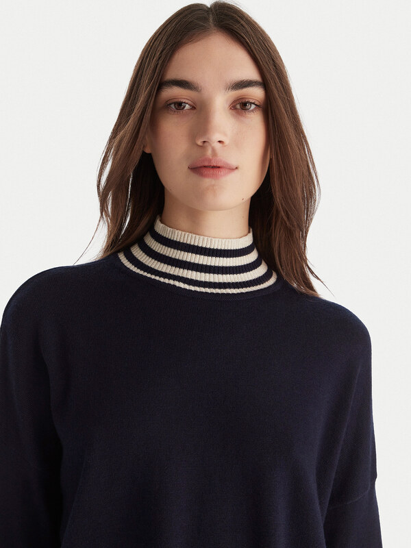 Krekls ar augstu apkakli Gaudi