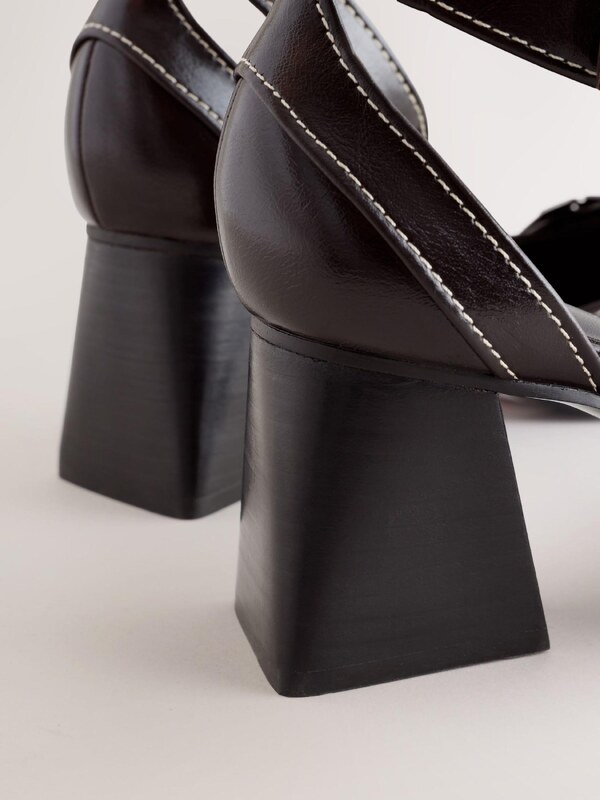 Next Siksniņsandales 'Forever Comfort' šokolādes krāsas