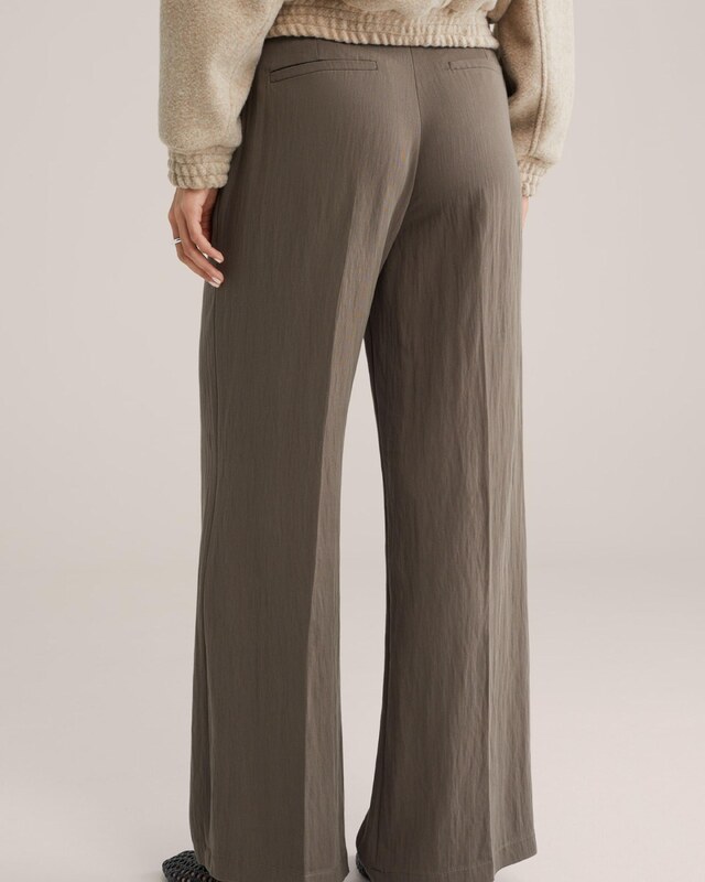 WE Fashion Klasiskas bikses dubļu krāsas